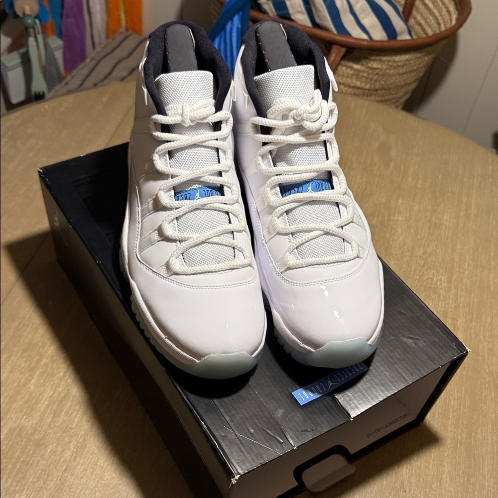 Brand New Jordan 11 Retro Legend Blue (2014 Release) - Picture 6 of 8